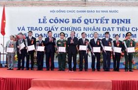 Lễ vinh danh chức danh học hàm giáo sư và phó giáo sư năm 2013