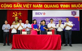 Hội Phụ nữ Cục Kỹ thuật Cảnh sát biển và Ban nữ công Ngân hàng BIDV ký kết chương trình phối hợp hoạt động