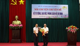 Giáo sư, Tiến sĩ Triết học Hoàng Chí Bảo nói chuyện về tư tưởng, đạo đức phong cách Hồ Chí Minh với cán bộ, chiến sĩ Bộ Tư lệnh Cảnh sát biển