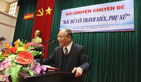 Nói chuyện chuyên đề "Bác Hồ với Thanh niên, Phụ nữ"