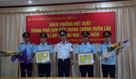 BTL Vùng Cảnh sát biển 1 trao thưởng đột xuất cho Cục Hải quan Hải Phòng và giao hữu thể thao