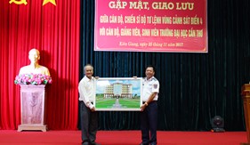 Trường Đại học Cần Thơ thăm, gặp mặt và giao lưu với cán bộ, chiến sĩ BTL Vùng Cảnh sát biển 4