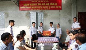 Bộ Tư lệnh Vùng Cảnh sát biển 2 bàn giao nhà đồng đội cho quân nhân có hoàn cảnh khó khăn