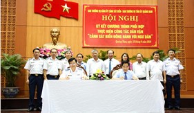 Ký kết chương trình phối hợp thực hiện công tác dân vận “Cảnh sát biển đồng hành với ngư dân” 