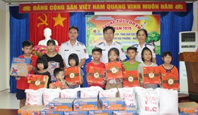 Mang Tết Trung thu ấm áp đến với trẻ mồ côi, trẻ khuyết tật tại Hải Phòng