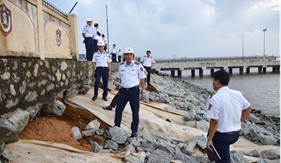 Kiểm tra đánh giá thiệt hại, khắc phục hậu quả sau bão số 9 tại Bộ Tư lệnh Vùng Cảnh sát biển 2