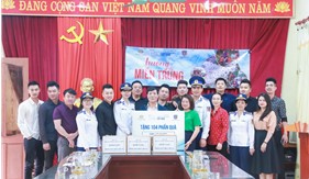 Phụ nữ Cảnh sát biển đồng hành cùng Tạp chí Biển Việt Nam thực hiện chương trình thiện nguyện “Hướng về miền Trung ruột thịt”