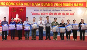 Bộ Tham mưu Cảnh sát biển tổ chức chương trình “Cảnh sát biển với đồng bào dân tộc, tôn giáo” tại xã Tiến Xuân