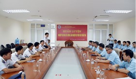 Huấn luyện nghiệp vụ cho lực lượng làm nhiệm vụ trên tàu tuần tra Cục Hải quan Hải Phòng