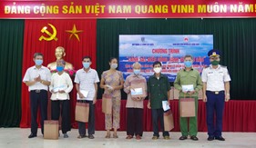 Hải đoàn 11 đẩy mạnh thực hiện chương trình “Cảnh sát biển đồng hành với ngư dân”