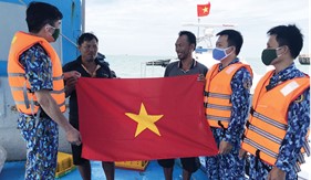 Bộ Tư lệnh Vùng Cảnh sát biển 3 xây dựng “thế trận lòng dân” trên biển