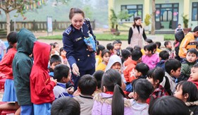 “Đông ấm - Xuân yêu thương” - Mô hình hay, việc làm tốt ở Phụ nữ Bộ Tư lệnh Vùng Cảnh sát biển 2