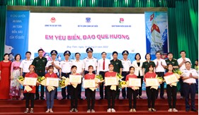 Lan toả tình yêu biển đảo quê hương cho các em học sinh thị xã Duy Tiên