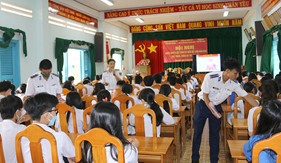 Tuyên truyền, phổ biến pháp luật cho hơn 2.000 cán bộ, giáo viên, học sinh