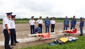 Phó Tư lệnh, Tham mưu trưởng Cảnh sát biển kiểm tra huấn luyện tàu bay không người lái UAV