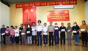 BTL Vùng Cảnh sát biển 2 hỗ trợ nhân dân, đồng bào tôn giáo huyện Bình Sơn, Quảng Ngãi