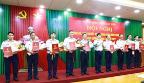 Bộ Tư lệnh Cảnh sát biển trao quyết định thăng quân hàm Thượng tá, nâng lương Trung tá năm 2022