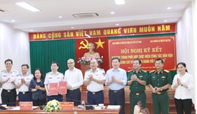 Ban Thường vụ Đảng ủy Cảnh sát biển và Ban Thường vụ Tỉnh ủy Phú Yên ký kết Chương trình "Cảnh sát biển đồng hành với ngư dân"