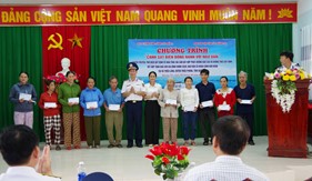 Bộ Tư lệnh Vùng Cảnh sát biển 2 đồng hành với ngư dân huyện Triệu Phong, Quảng Trị