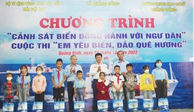 Vun đắp tình yêu biển đảo quê hương cho học sinh Quảng Bình