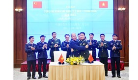 Tuần tra liên hợp trên Vịnh Bắc Bộ - điểm sáng trong quan hệ hợp tác  giữa Cảnh sát biển hai nước Việt Nam - Trung Quốc