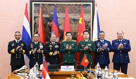 Đoàn đại biểu lực lượng thực thi pháp luật trên biển các nước chào xã giao Bộ trưởng Bộ Quốc phòng Việt Nam
