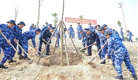 Cán bộ, chiến sĩ Cảnh sát biển hưởng ứng “Tết trồng cây đời đời nhớ ơn Bác Hồ”