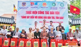 Cảnh sát biển với đồng bào dân tộc, tôn giáo xã Đại Phước