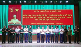 Thượng tướng Võ Minh Lương kiểm tra việc tuyên truyền Luật Cảnh sát biển Việt Nam tại tỉnh Bà Rịa - Vũng Tàu
