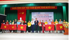 Bộ Tư lệnh Vùng Cảnh sát biển 2 tuyên truyền biển, đảo cho ngư dân huyện Hải Lăng, tỉnh Quảng Trị