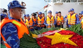 Lễ tưởng niệm các anh hùng liệt sĩ hi sinh và bà con ngư dân tử nạn trong khi làm nhiệm vụ trên thềm lục địa phía Nam của Tổ quốc