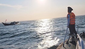 Bộ Tư lệnh Vùng Cảnh sát biển 2 cứu nạn thành công tàu cá Quảng Ngãi gặp nạn