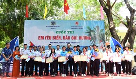 Bồi đắp tình yêu biển, đảo cho học sinh Hoài Nhơn, Bình Định