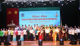 Giao lưu hát ru, hát dân ca trong Phụ nữ Cảnh sát biển Việt Nam