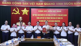 Cảnh sát biển Việt Nam gặp mặt, giao nhiệm vụ cho cán bộ trước khi sang làm việc tại Trung tâm IFC