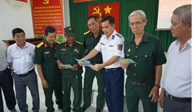 Tuyên truyền, phổ biến pháp luật cho nhân dân trên địa bàn đóng quân