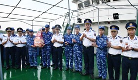 Các tàu Cảnh sát biển lên đường thực hiện nhiệm vụ trực Tết Nguyên đán trên biển