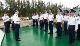 Trung tướng Bùi Quốc Oai kiểm tra sẵn sàng chiến đấu, chuẩn bị Tết Nguyên đán 2025 một số đơn vị tại tỉnh Cà Mau