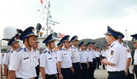 Bộ Tư lệnh Cảnh sát biển thăm, chúc Tết quân - dân huyện Côn Đảo