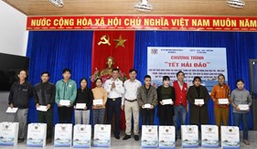 Thăm, tặng quà Tết đồng bào dân tộc, tôn giáo tại huyện Bắc Trà My