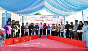 “Tết Hải đảo, xuân ấm áp - Thắm tình quân dân” tại tỉnh Quảng Ngãi