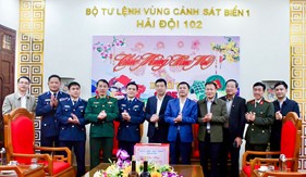 Cấp ủy, chính quyền địa phương Hà Tĩnh thăm, chúc Tết Hải đội 102