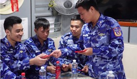 Đón giao thừa giữa trùng khơi