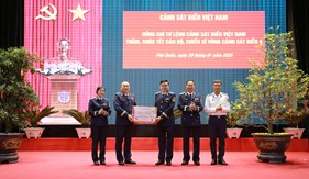 Tư lệnh Cảnh sát biển Việt Nam thăm, chúc Tết cán bộ, chiến sĩ Bộ Tư lệnh Vùng Cảnh sát biển 4