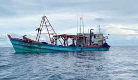 Tăng cường xử lý tình trạng buôn lậu xăng dầu trên biển