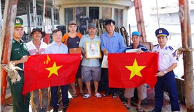 Nhiều hoạt động nhân văn, thiết thực trong Chương trình “Cảnh sát biển đồng hành với ngư dân” tại tỉnh Cà Mau