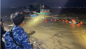 Hải đội 102 phối hợp tìm kiếm, trục vớt nạn nhân đuối nước