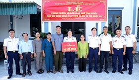 Trung tâm Đào tạo và Bồi dưỡng nghiệp vụ Cảnh sát biển bàn giao “Nhà tình nghĩa”