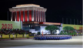 Lực lượng đại diện Cảnh sát biển Việt Nam tham gia tổng hợp luyện diễu binh, diễu hành tại Quảng trường Ba Đình