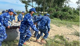 Bộ Tư lệnh Vùng Cảnh sát biển 1 nỗ lực giúp dân phòng chống bão Kajiki